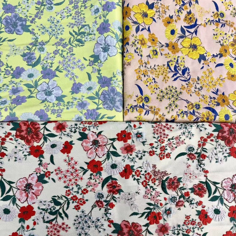 Vintage Sewing Textile - قماش جاكار أحمر بنقوش زهور صغيرة،